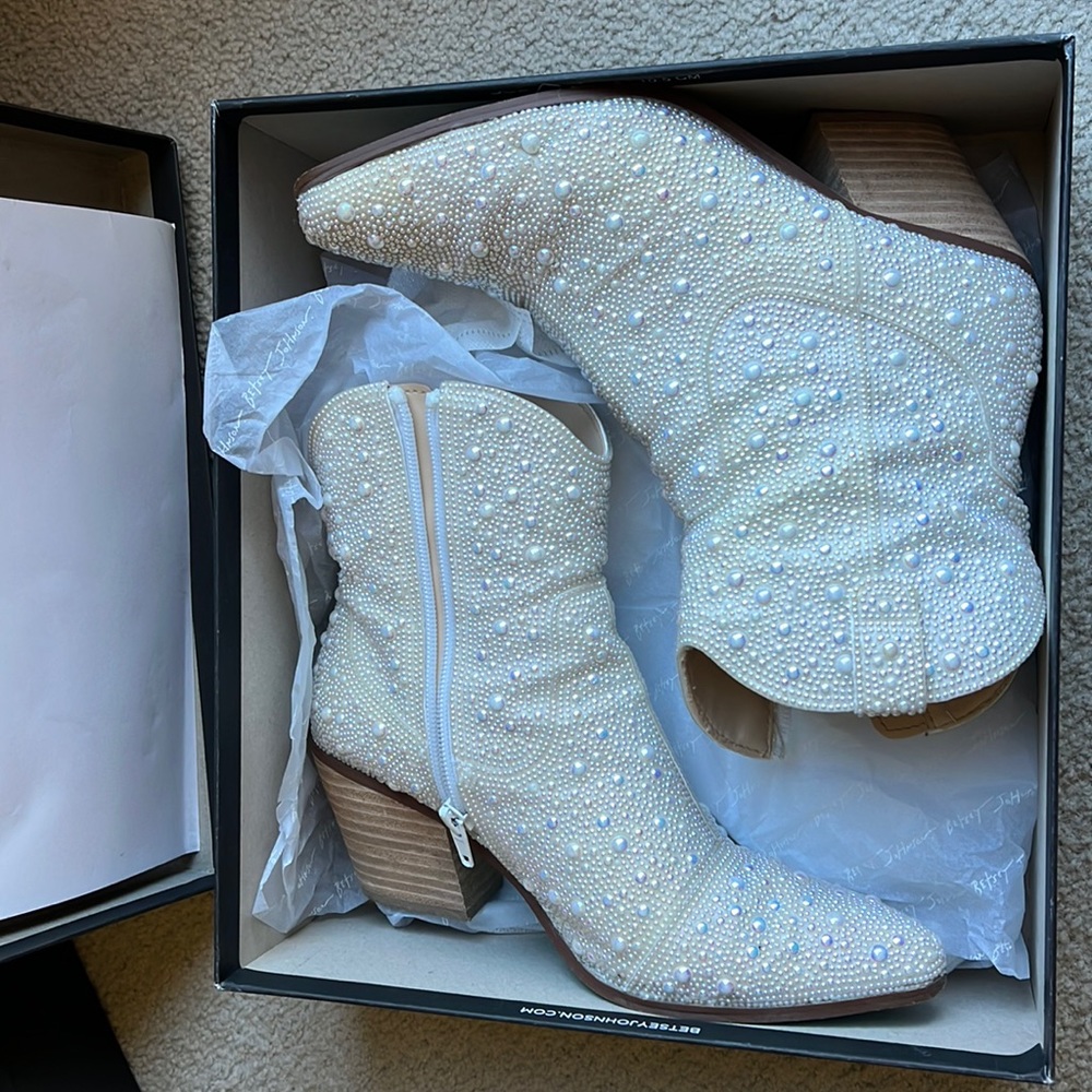 Betsey Johnson Diva Pearl Boots
